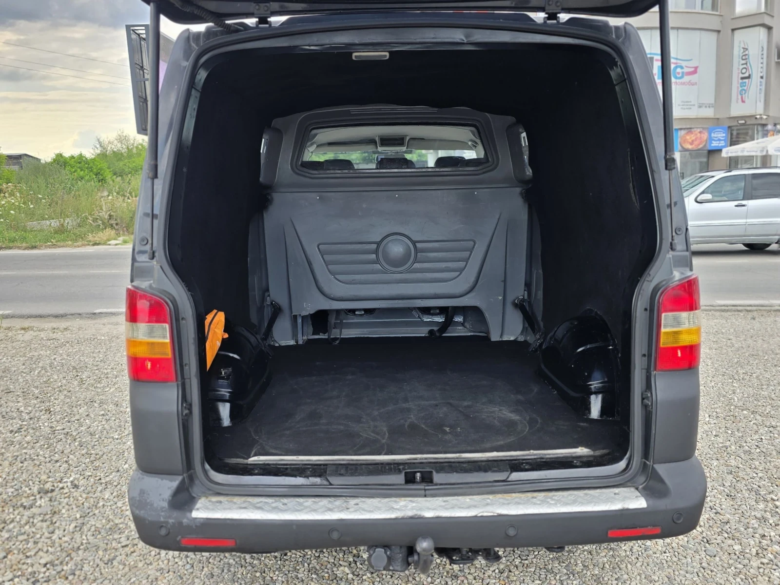 VW Transporter 2.5 TDI 174 k.c. 4 + 1 , снимка 14 - Бусове и автобуси - 55192711