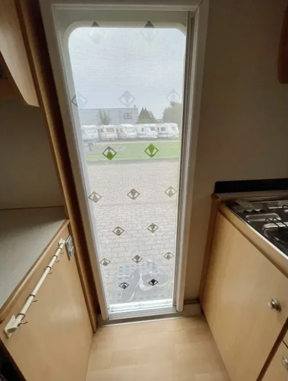 Каравана Beyerland Sprinter 350 - изображение 5