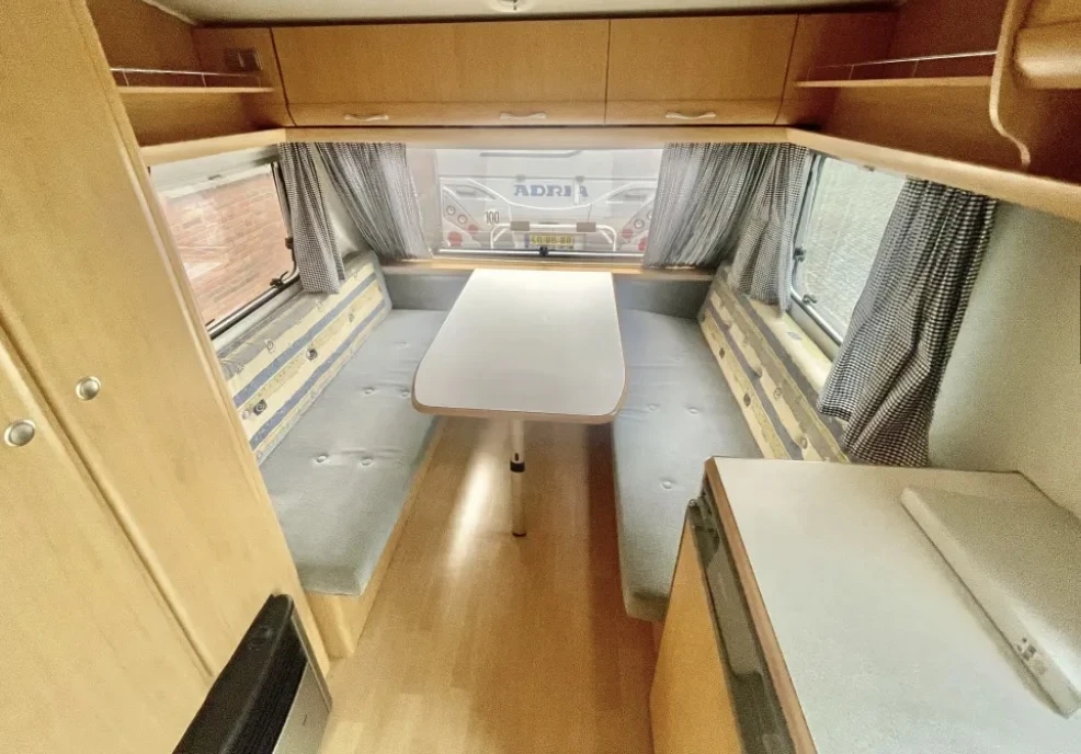 Каравана Beyerland Sprinter 350 - изображение 9