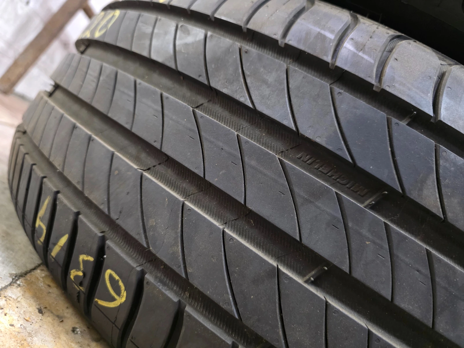 Гуми Летни 225/55R17, снимка 2 - Гуми и джанти - 54019711