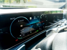 Mercedes-Benz EQB 350* 4MATIC* AMG* ПОДГРЕВ* 360* HUD* PANO* , снимка 11