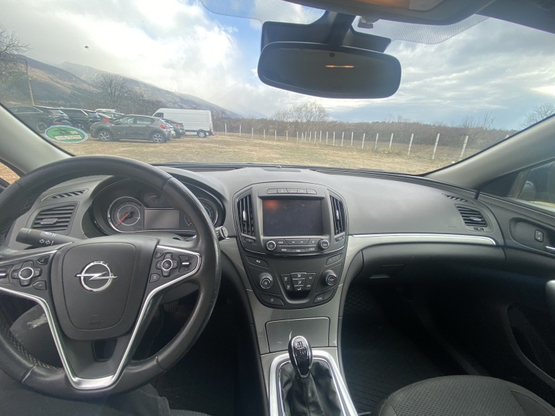 Opel Insignia Sports Tourer, снимка 9 - Автомобили и джипове - 45984748