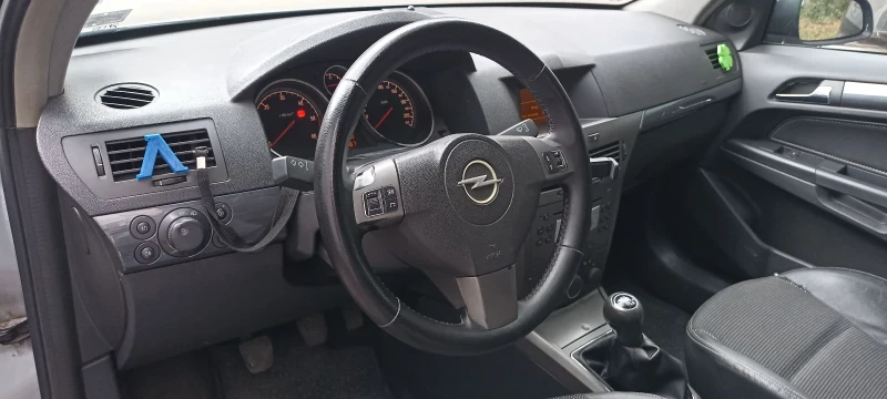 Opel Astra 1.9CDTI 120к.с., снимка 5 - Автомобили и джипове - 46490817