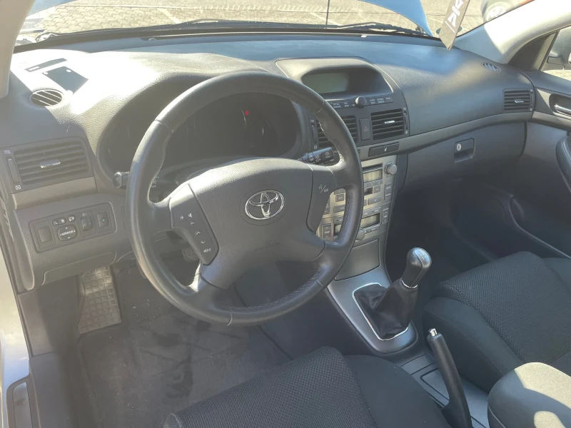 Toyota Avensis 1.8VVTi, снимка 8 - Автомобили и джипове - 47890801