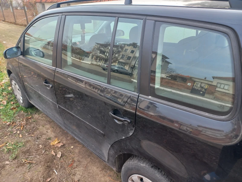 VW Touran 1.9TDI, снимка 6 - Автомобили и джипове - 48632680