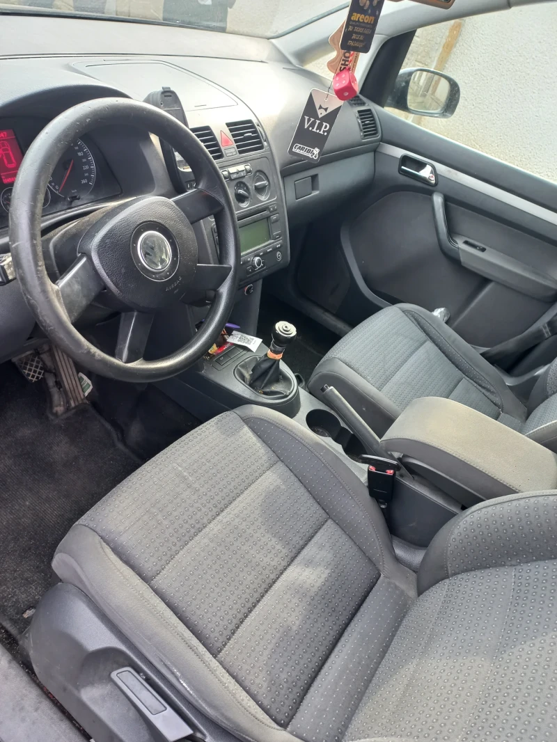 VW Touran 1.9TDI, снимка 3 - Автомобили и джипове - 48632680