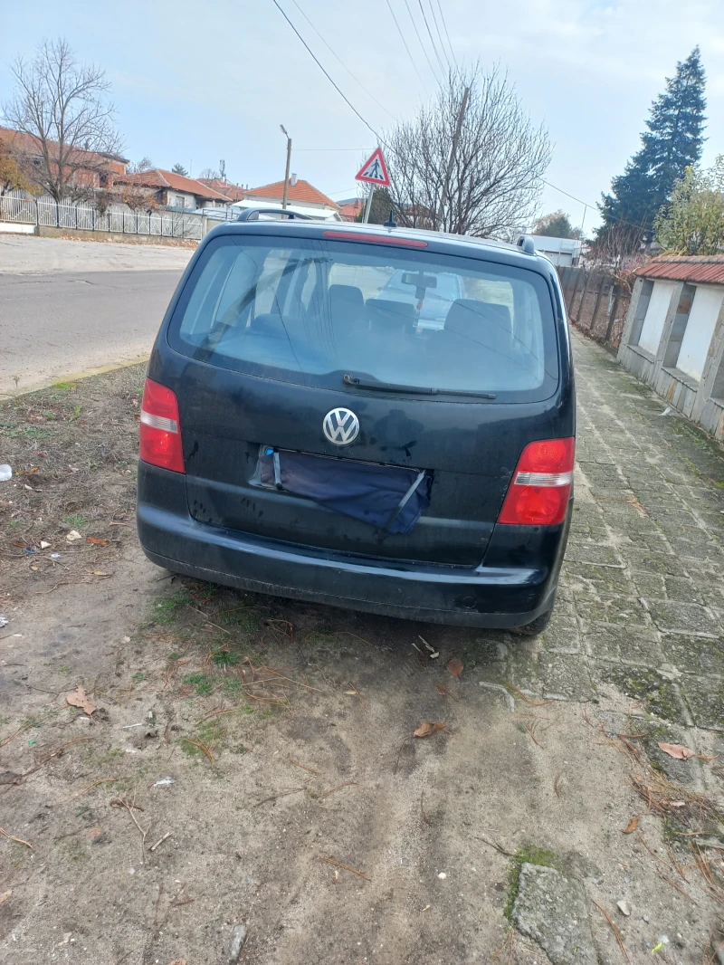 VW Touran 1.9TDI, снимка 10 - Автомобили и джипове - 48632680