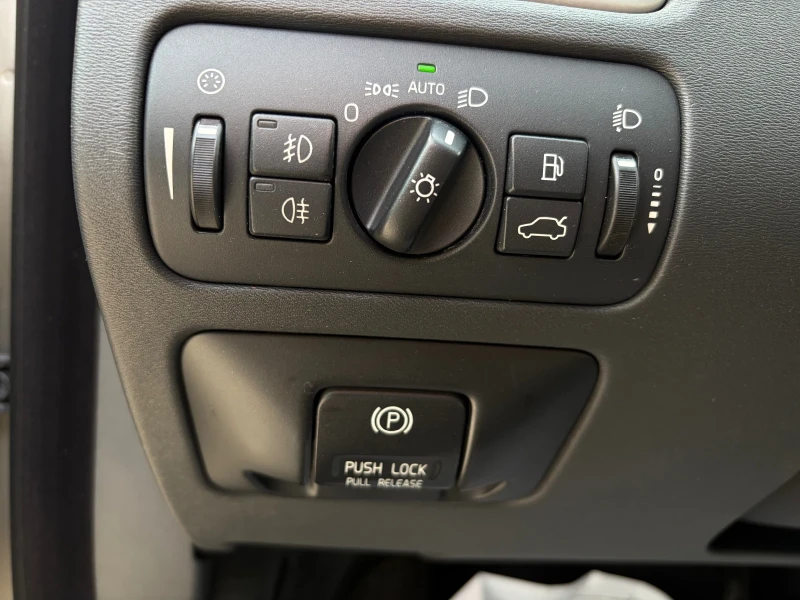 Volvo Xc70 2.4D-163k.c. AWD, снимка 17 - Автомобили и джипове - 52131080