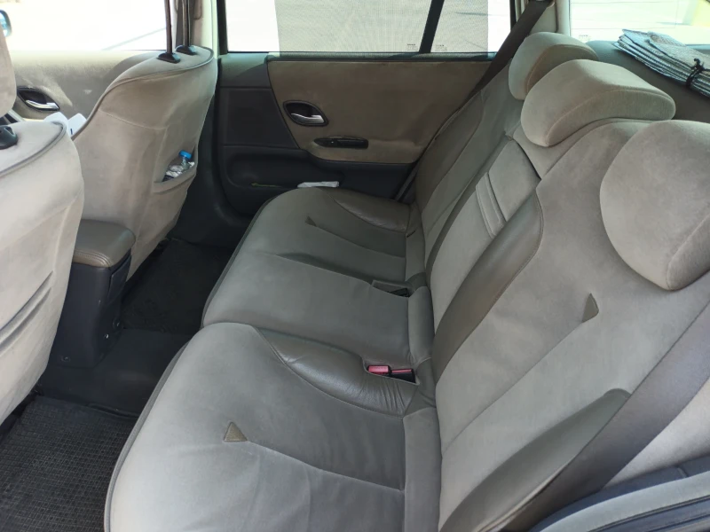 Renault Laguna, снимка 16 - Автомобили и джипове - 52795712