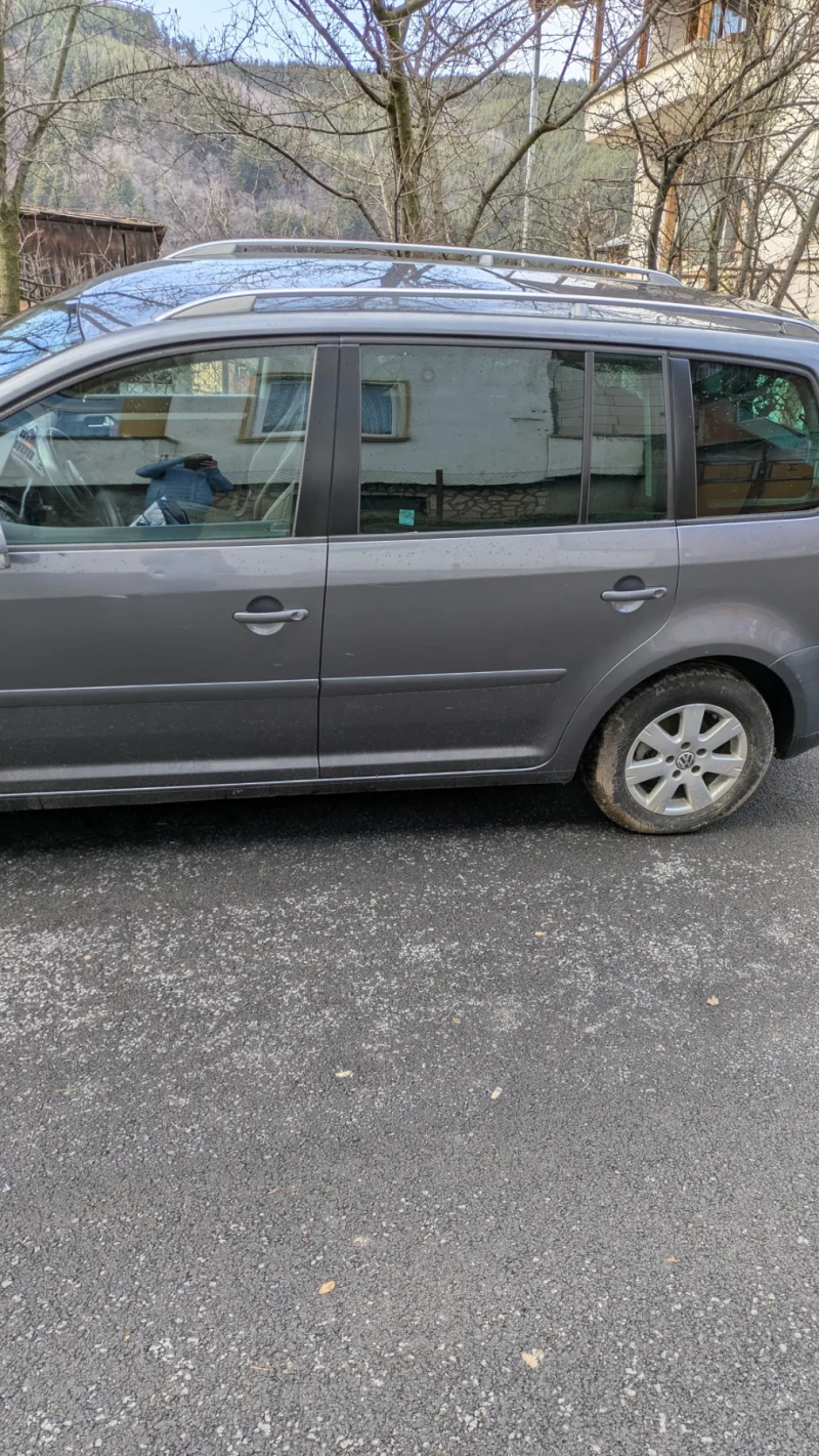 VW Touran, снимка 6 - Автомобили и джипове - 53038821
