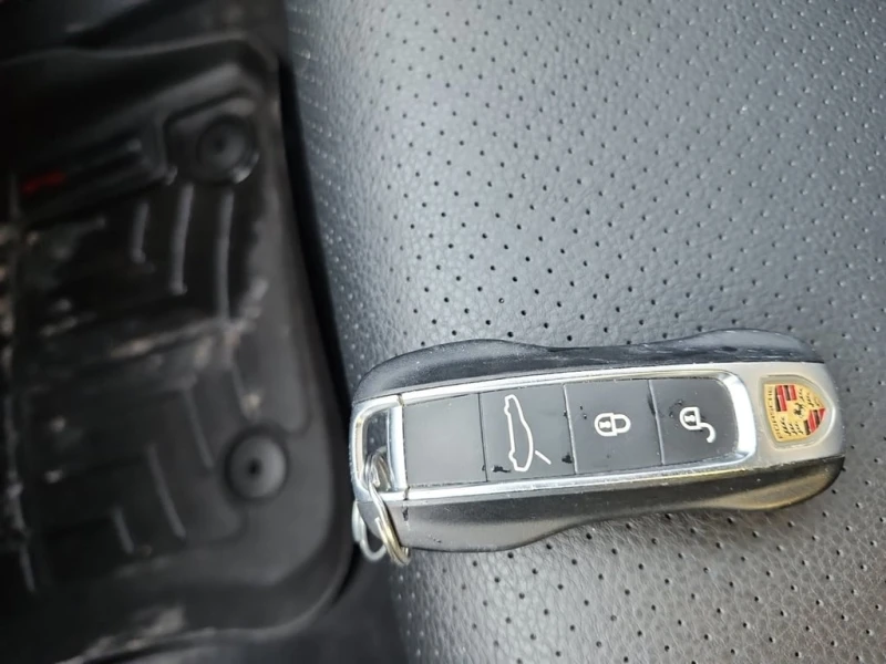 Porsche Panamera * Base / 4 * CARFAX * БЕЗ ПЪРВОНАЧАЛНА ВНОСКА, снимка 8 - Автомобили и джипове - 53336750