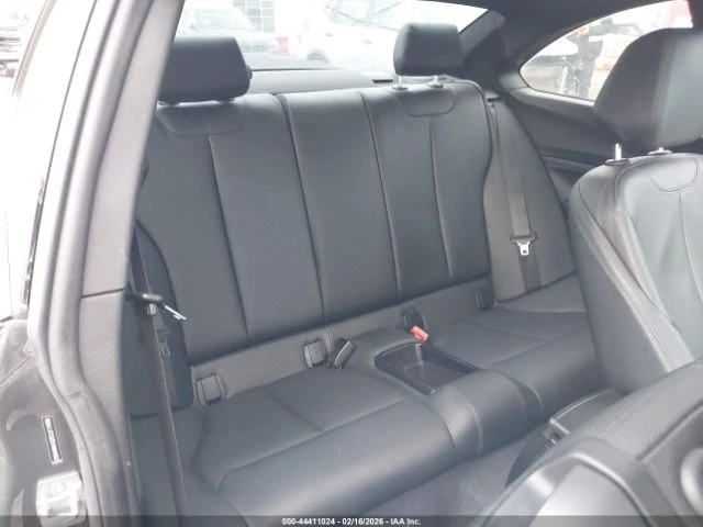 BMW 235 * M-Performance* КОЖА* ПОДГРЕВ* ШИБИДАХ* 8HP* , снимка 7 - Автомобили и джипове - 54083014