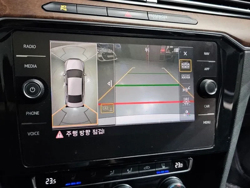 VW Passat 2.0 TDI, снимка 15 - Автомобили и джипове - 54299766