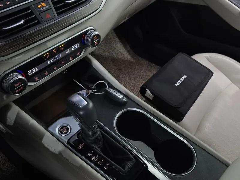 Nissan Altima Special Edition 2.5 Бензин, снимка 8 - Автомобили и джипове - 55809432