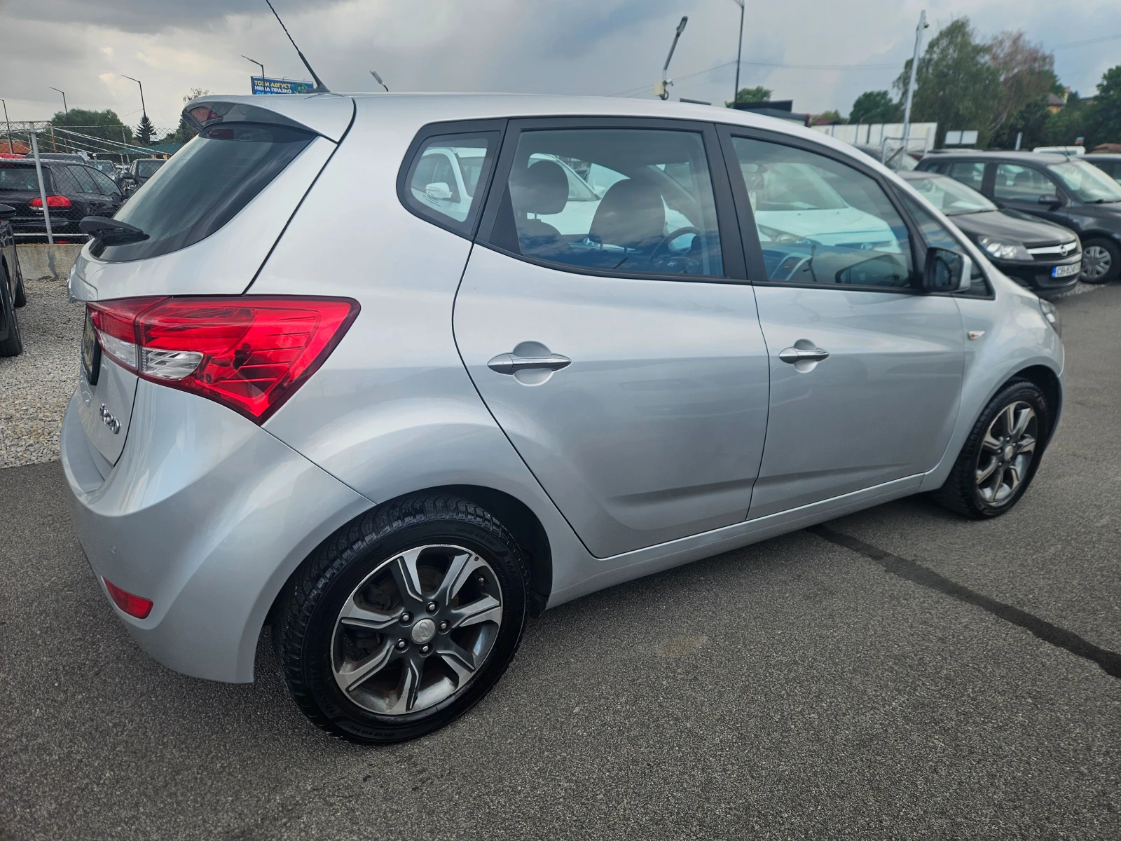 Hyundai Ix20 1, 4i EVRO 6B 116000KM - изображение 3
