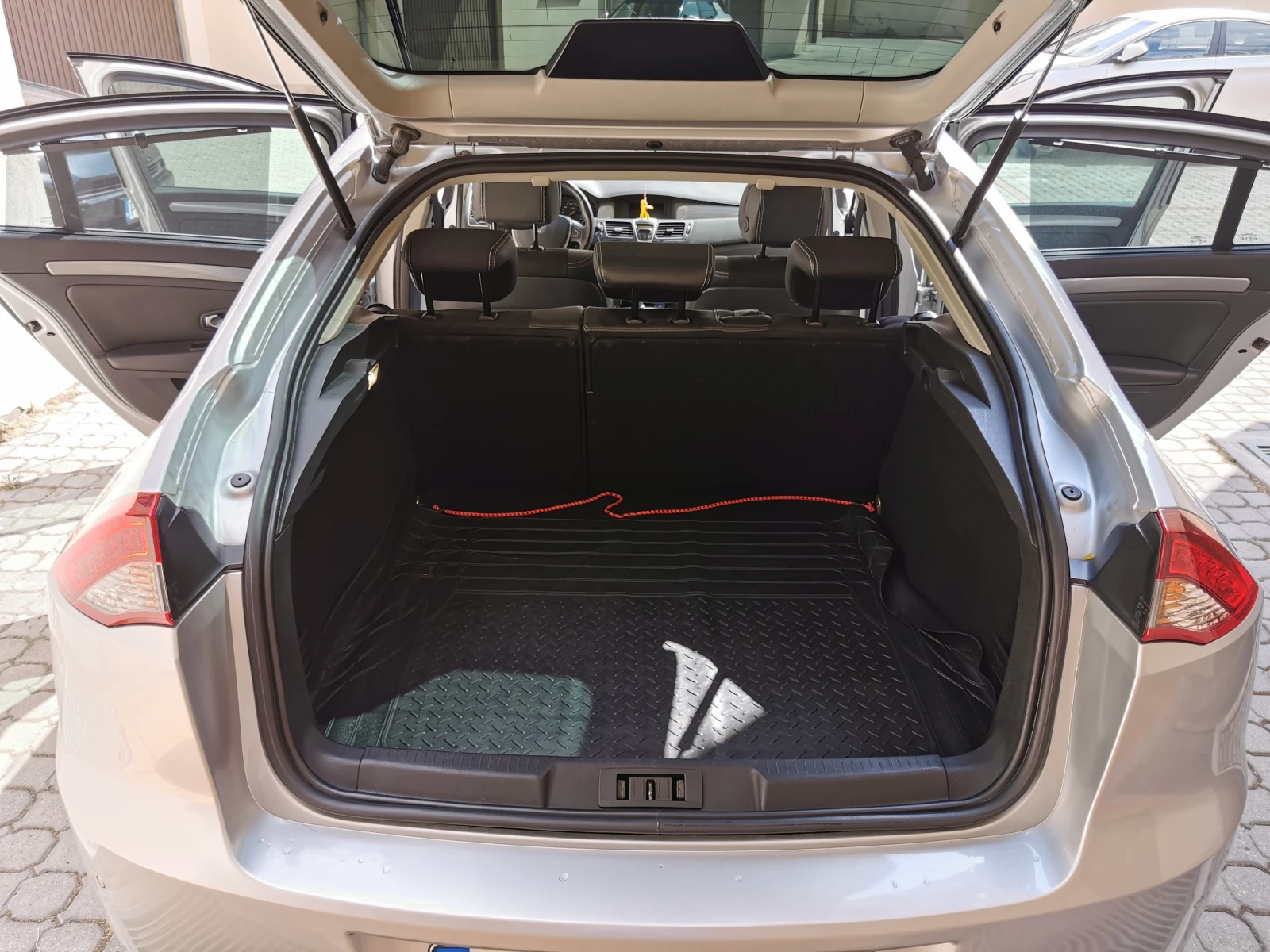 Renault Laguna N1 - изображение 8