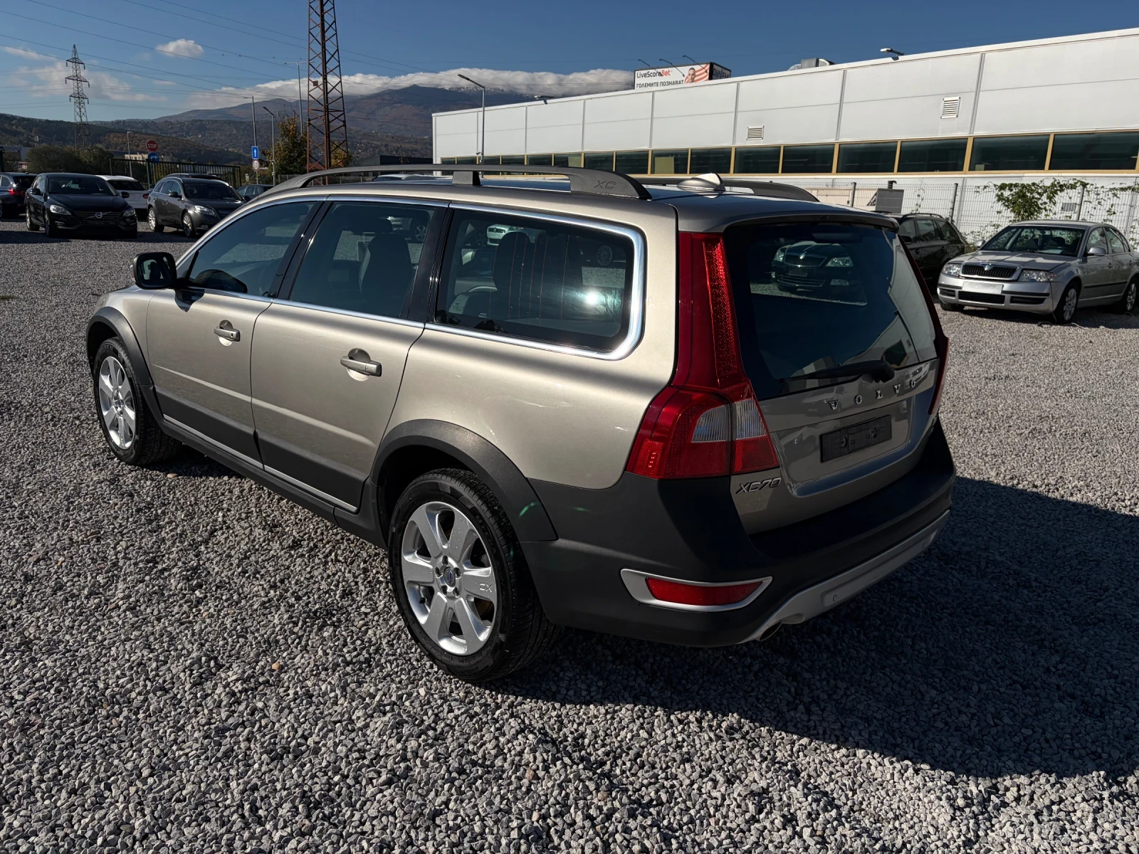 Volvo Xc70 2.4D-163k.c. AWD - изображение 4