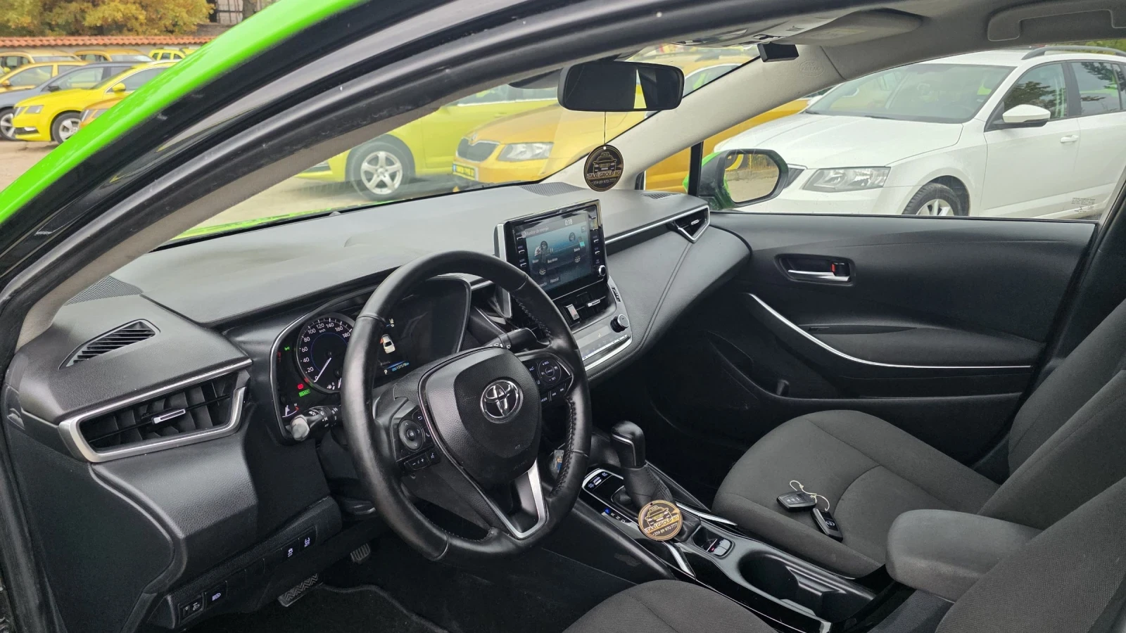 Toyota Corolla 1.8Hybrid* Подготвена за Такси  | Mobile.bg — изображение 6
