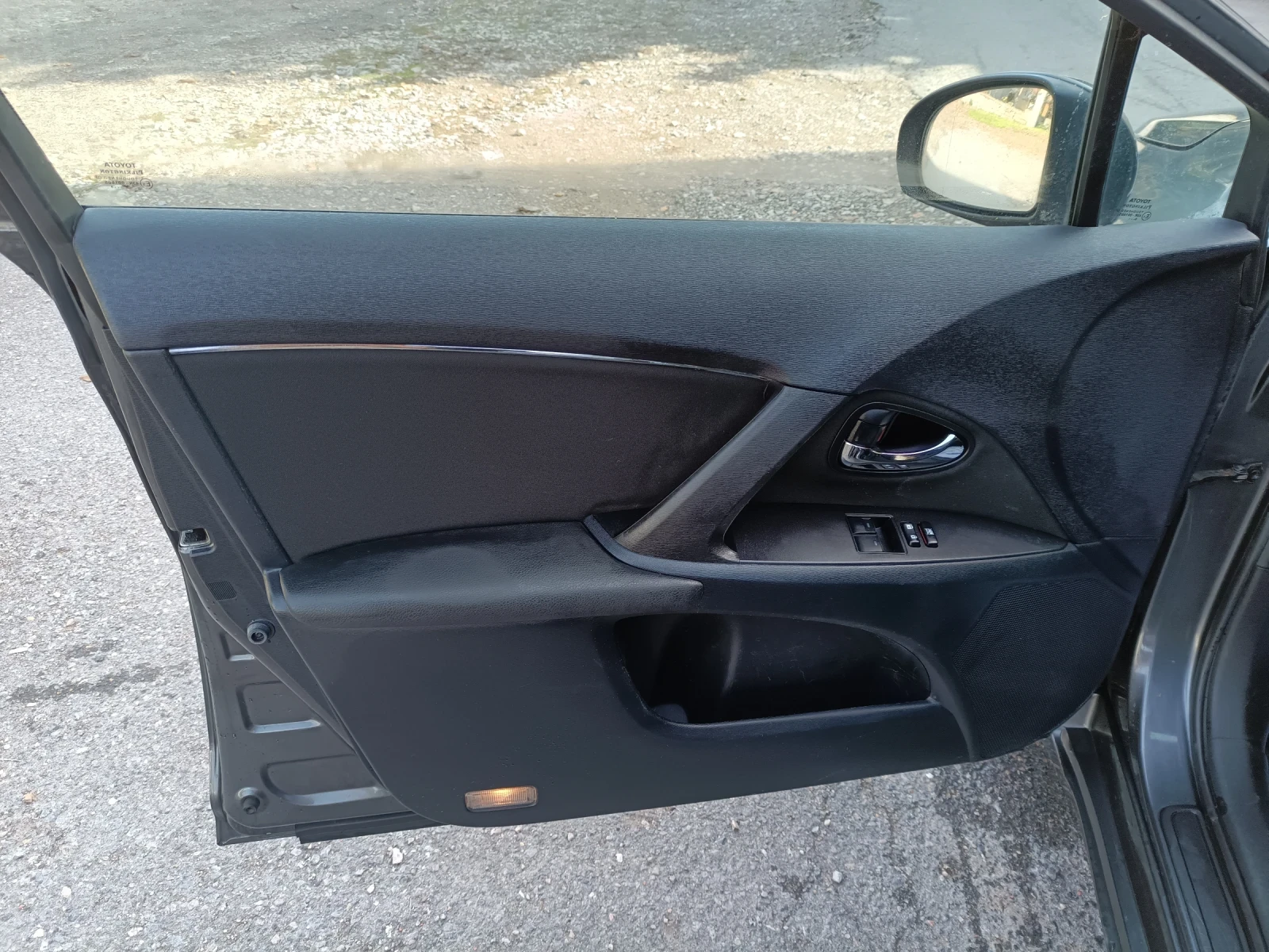 Toyota Avensis 1, 8  | Mobile.bg   14