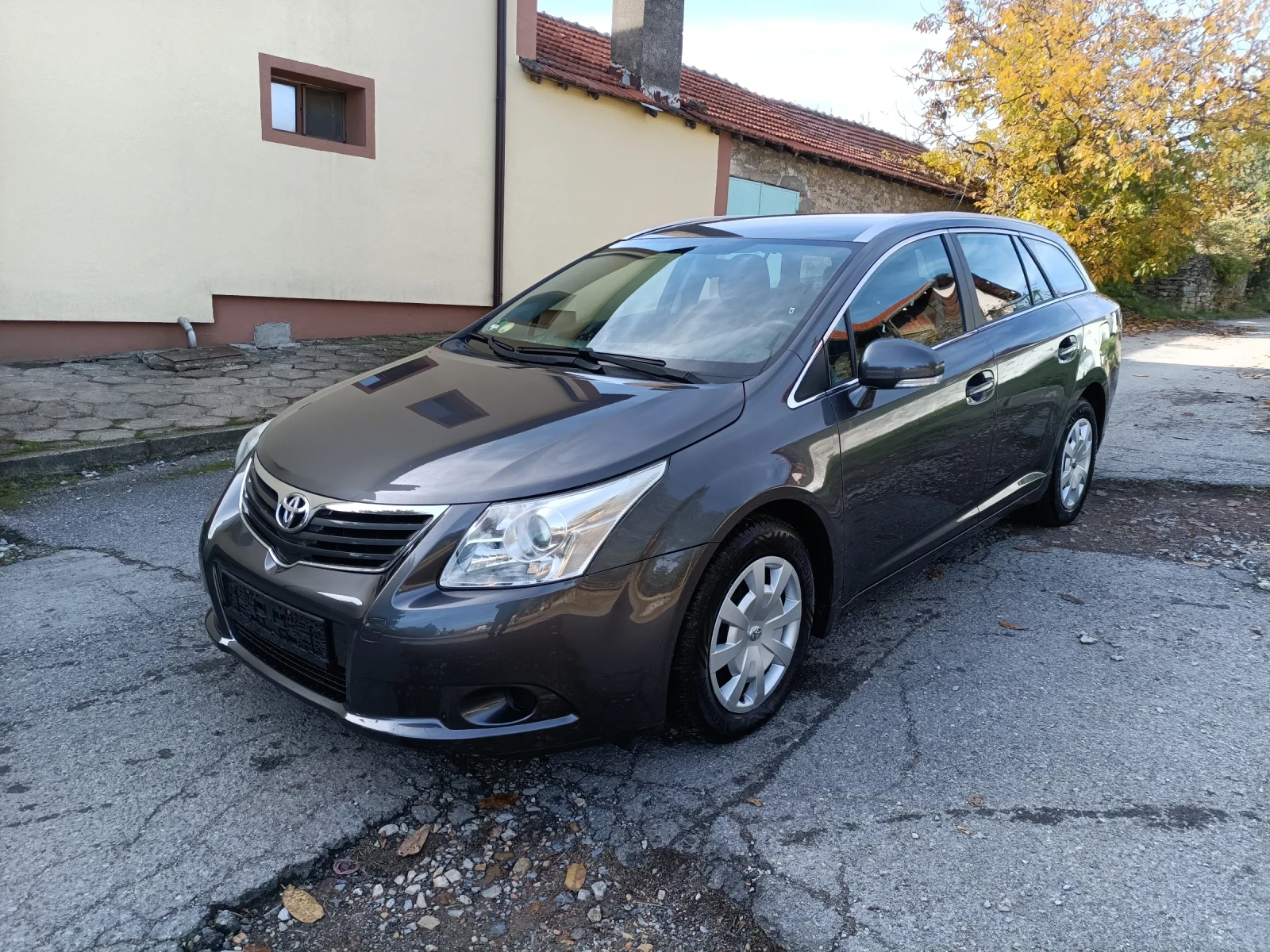 Toyota Avensis 1, 8  | Mobile.bg   1