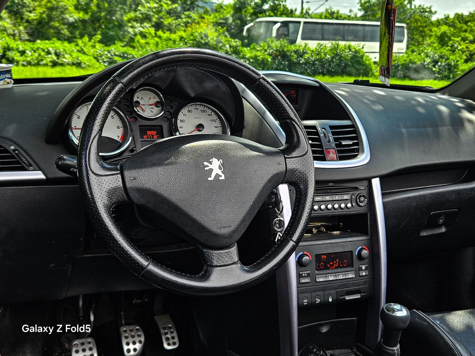 Peugeot 207 Бартер.  РЕАЛЕН ПРОБЕГ , КЛИМАТИК ,  - изображение 9