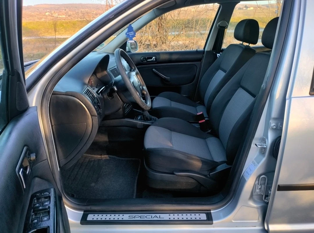 VW Golf 1.9TDI KLIMATRONIK, снимка 10 - Автомобили и джипове - 53818257