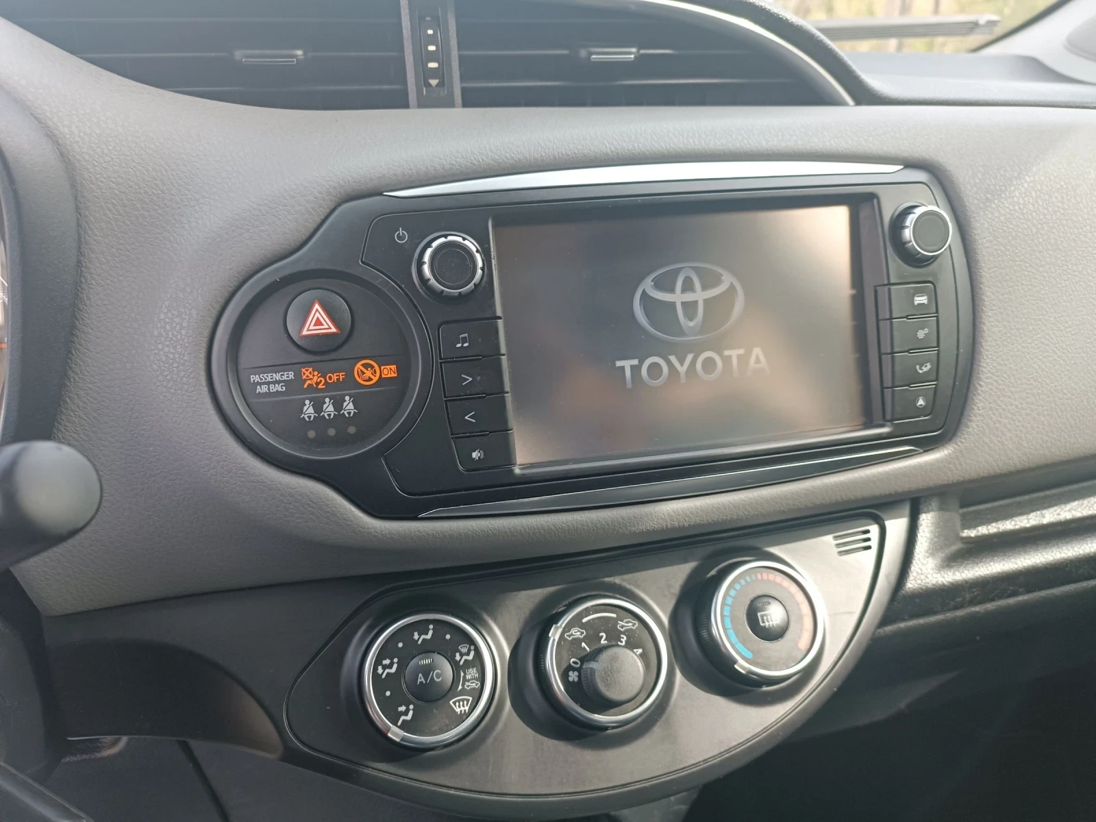 Toyota Yaris 1, 4 D4D EVRO 6 B , снимка 10 - Автомобили и джипове - 54290059