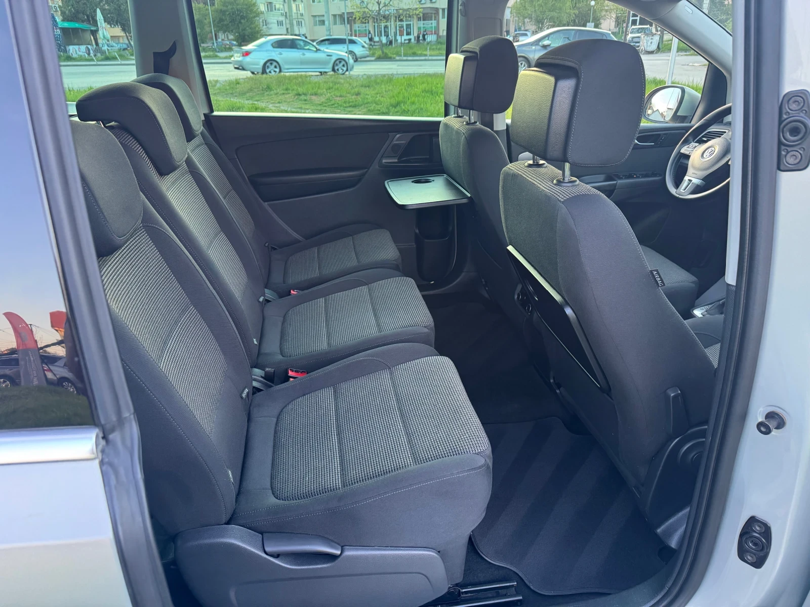 VW Sharan 2.0TDi DSG, снимка 10 - Автомобили и джипове - 54323606