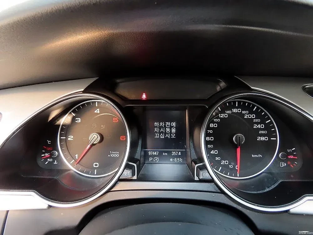 Audi A5 2.0 35 TDI Quattro Sports, снимка 9 - Автомобили и джипове - 54620656