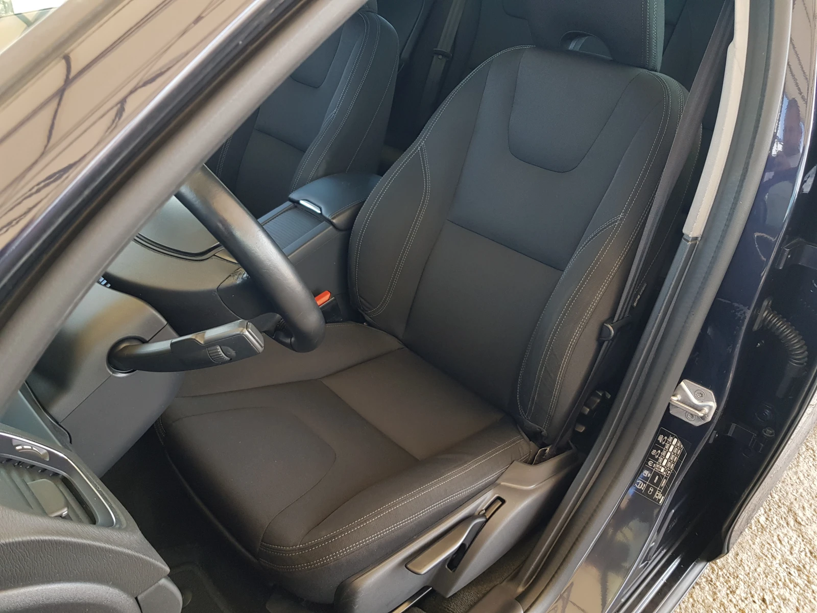 Volvo V60 FACELIFT 2.0D-150 к.с. /02/2016г. АВТОМАТИК ЛИЗИНГ, снимка 9 - Автомобили и джипове - 54970680