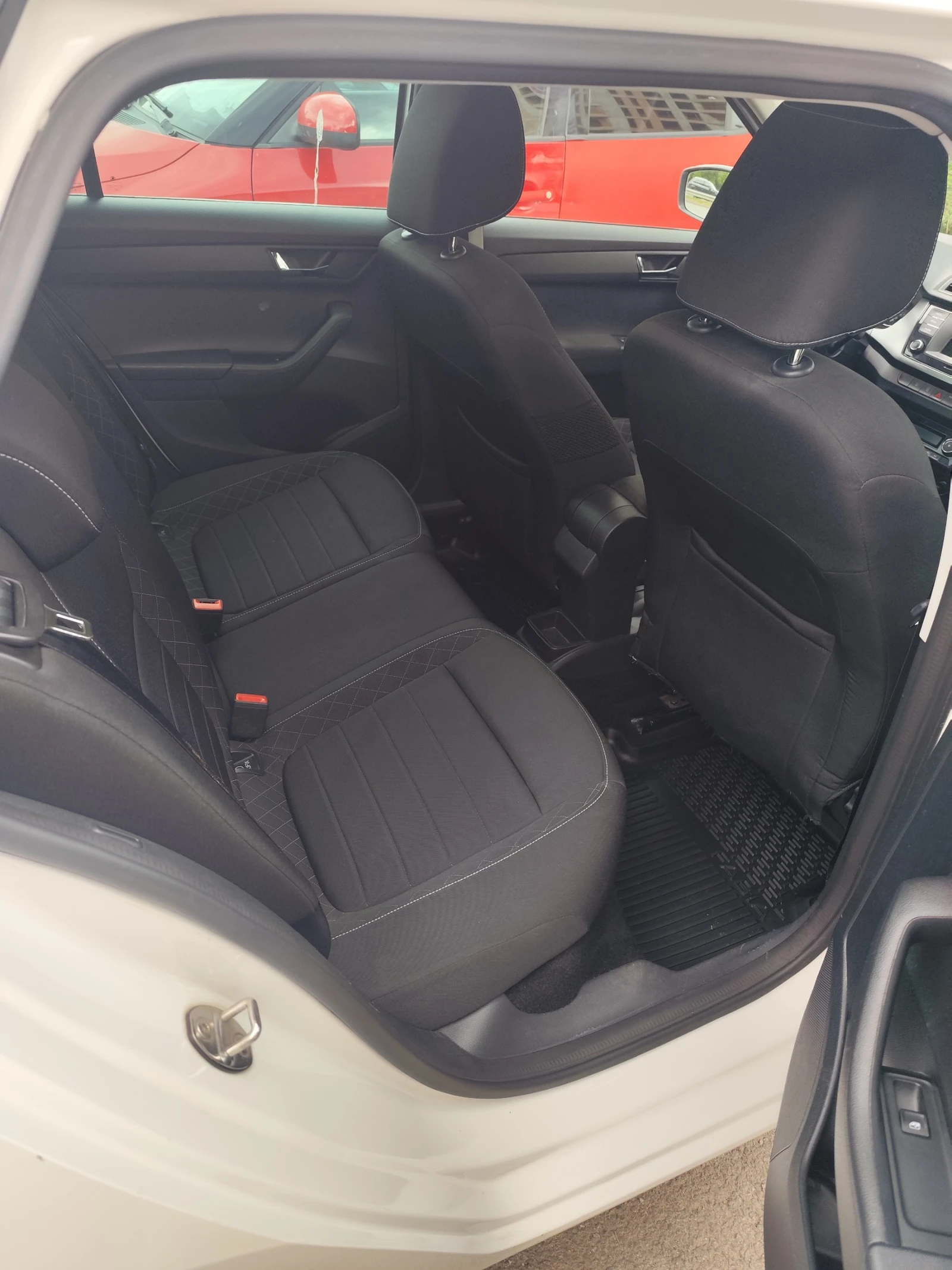 Skoda Fabia tsi , снимка 11 - Автомобили и джипове - 55373677