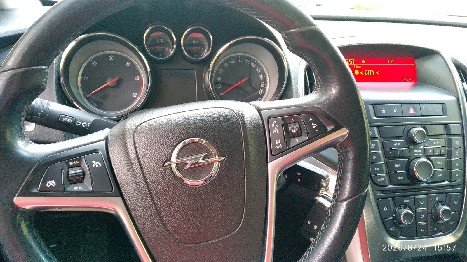 Opel Astra 1.7 CDTI Sports Tourer, снимка 14 - Автомобили и джипове - 55790746
