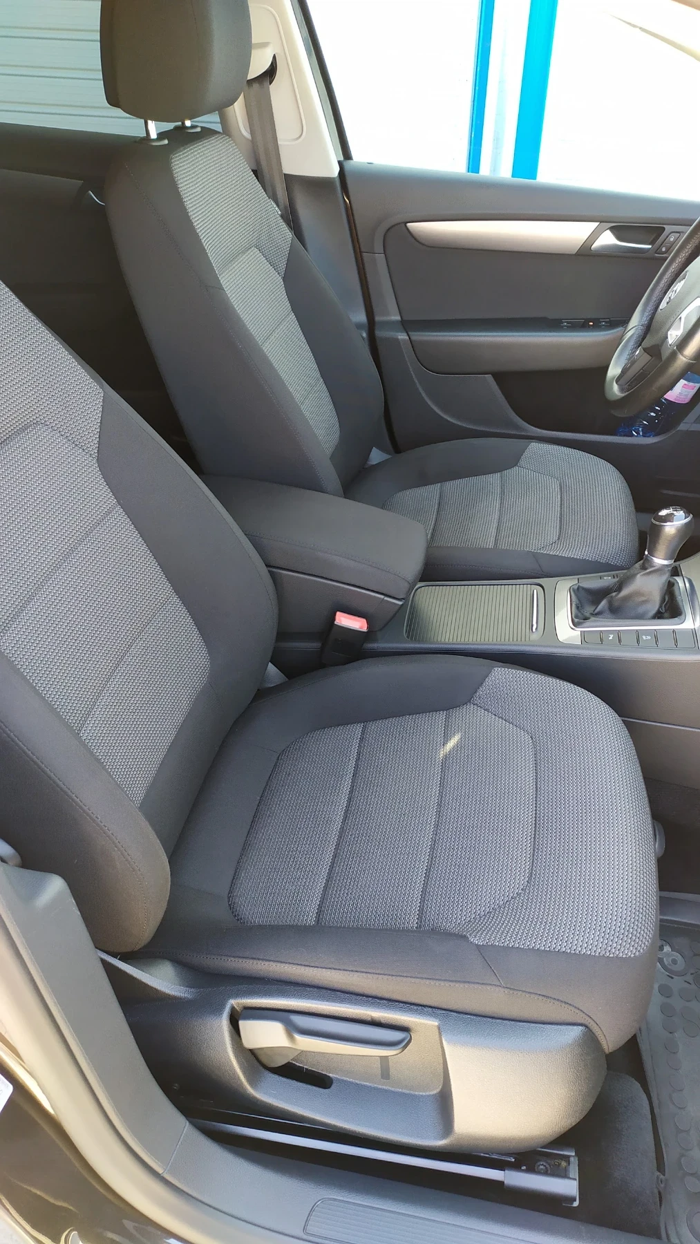 VW Passat 2.0 TDI, снимка 7 - Автомобили и джипове - 55817721