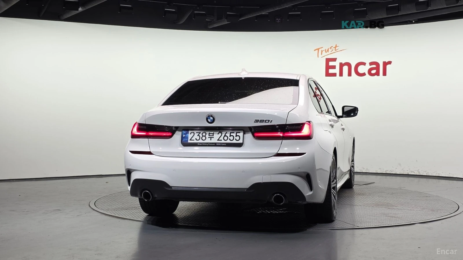 BMW 320 M-SPORT* HARMAN KARDON* КОЖА* ПОДГРЕВ* ПАНО* 360* , снимка 4 - Автомобили и джипове - 55887033