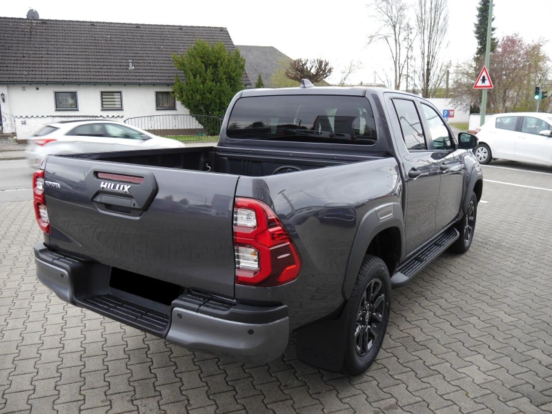 Toyota Hilux 4&#215;4 Double Cab Invincible = NEW= Гаранция, снимка 3 - Автомобили и джипове - 48056510