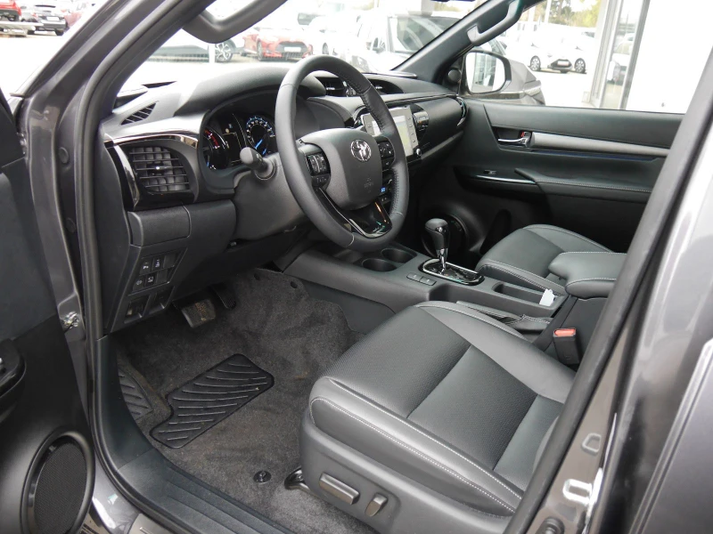 Toyota Hilux 4&#215;4 Double Cab Invincible = NEW= Гаранция, снимка 5 - Автомобили и джипове - 48056510