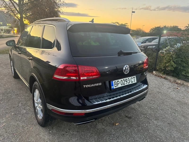 VW Touareg 3.0TDI NAVI AVT FULL, снимка 6 - Автомобили и джипове - 52402266