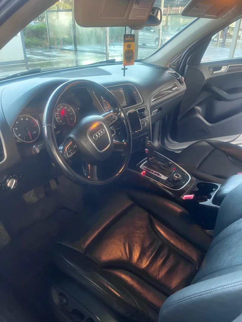 Audi Q5 TFSI, снимка 9 - Автомобили и джипове - 52128838