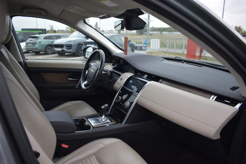 Land Rover Discovery Sport P200i - ПЪРВИ СОБСТВЕНИК / 6+ 1 места, снимка 7 - Автомобили и джипове - 52171161