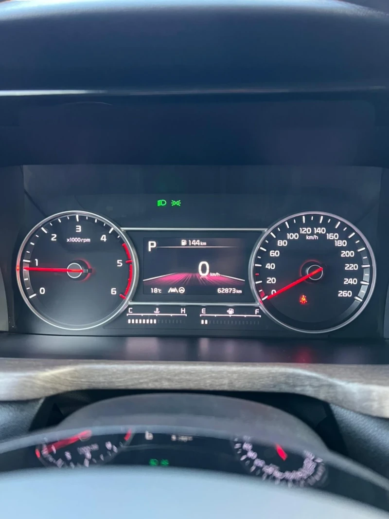 Kia Sorento 2.2 CRDI 202PS.4x4 62 800km., снимка 9 - Автомобили и джипове - 52503750