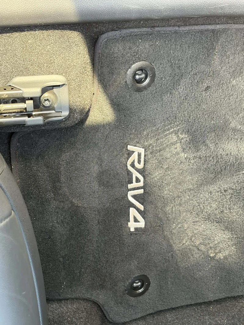 Toyota Rav4 2.5 i AWD PLUG IN HYBRID, снимка 15 - Автомобили и джипове - 52851108