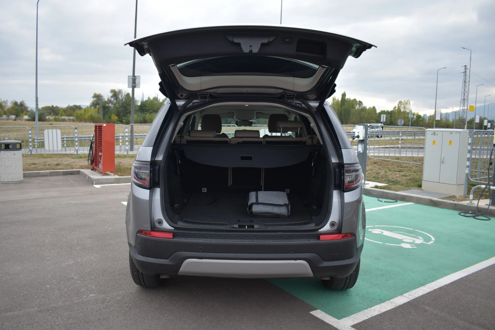 Land Rover Discovery Sport P200i - ПЪРВИ СОБСТВЕНИК / 6+ 1 места | Mobile.bg — изображение 13