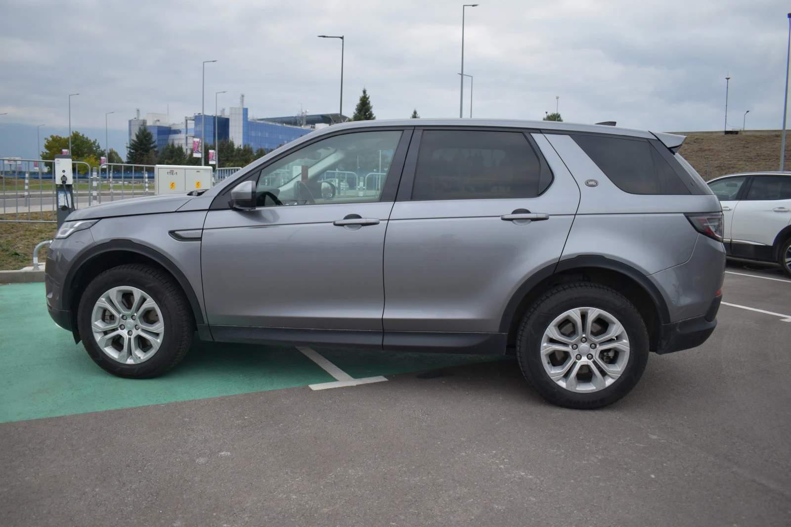 Land Rover Discovery Sport P200i - ПЪРВИ СОБСТВЕНИК / 6+ 1 места | Mobile.bg — изображение 4