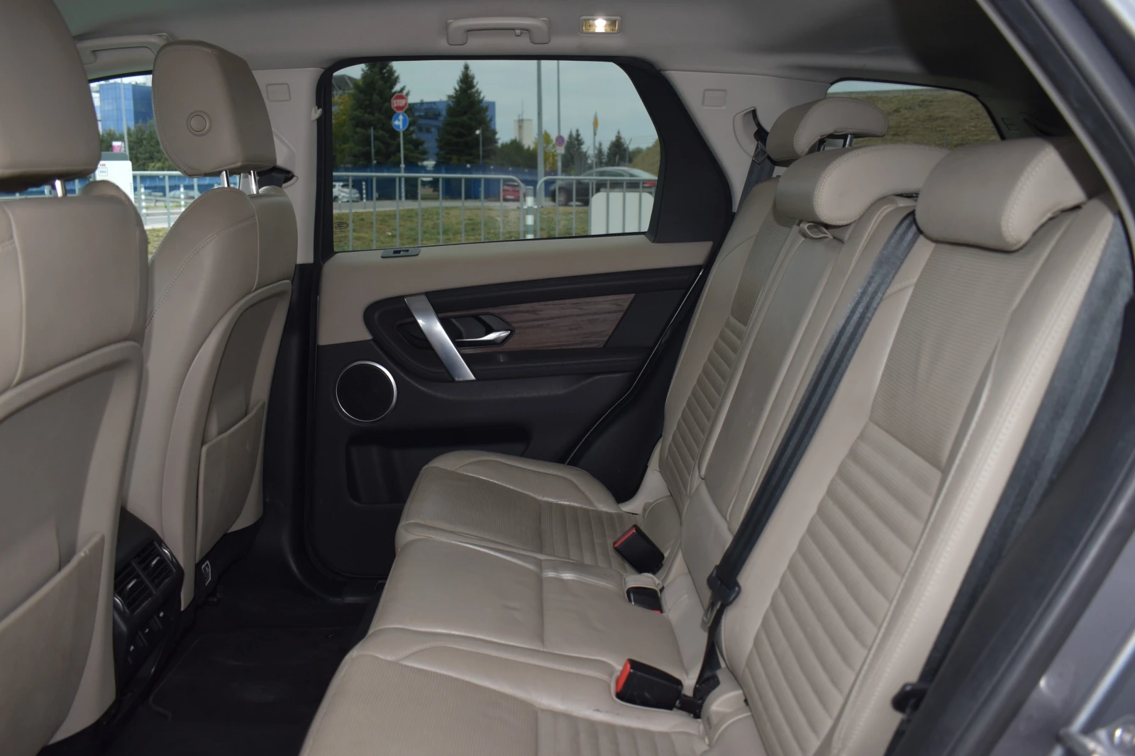 Land Rover Discovery Sport P200i - ПЪРВИ СОБСТВЕНИК / 6+ 1 места | Mobile.bg — изображение 11