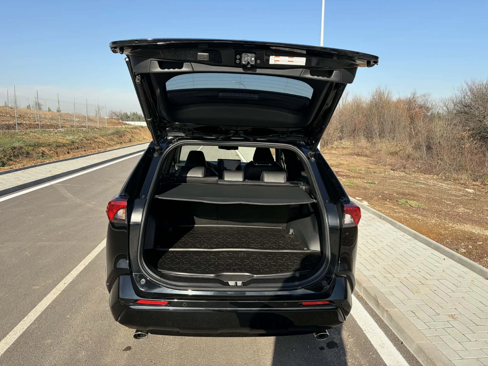 Toyota Rav4 2.5 i AWD PLUG IN HYBRID | Mobile.bg � ����������� 12