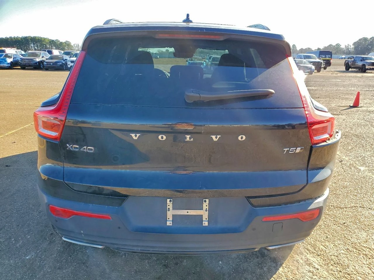 Volvo XC40 T5 R-DESIGN/AWD/ЗАКУПИ ОТ 500 ЛВ НА МЕСЕЦ - изображение 6