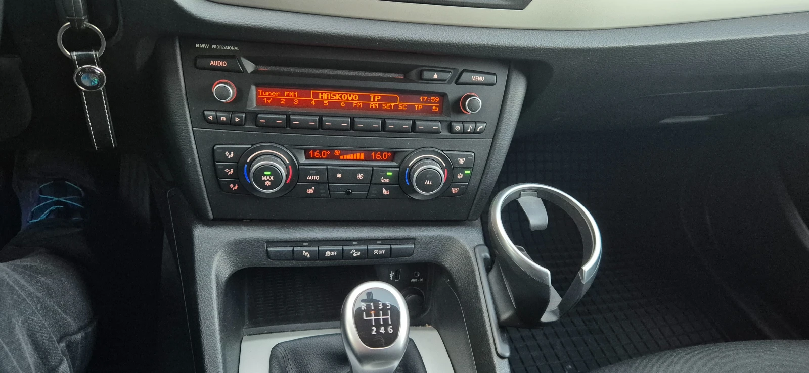 BMW X1 2.0d* X drive* 6ск.* 4х4* , снимка 6 - Автомобили и джипове - 53850368