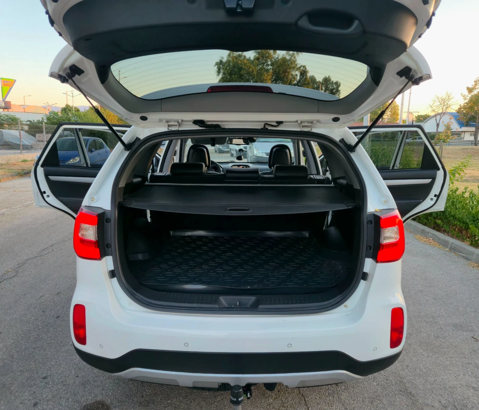 Kia Sorento FULL 2.2CRDI 4WD PANORAMA, снимка 6 - Автомобили и джипове - 56011952