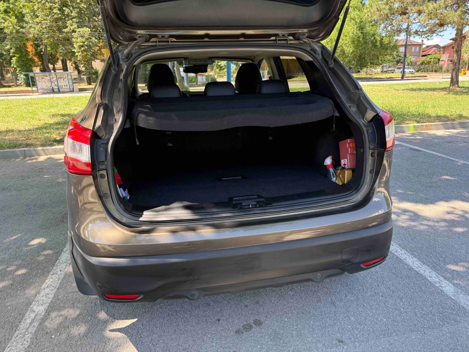 Nissan Qashqai, снимка 6 - Автомобили и джипове - 56364659