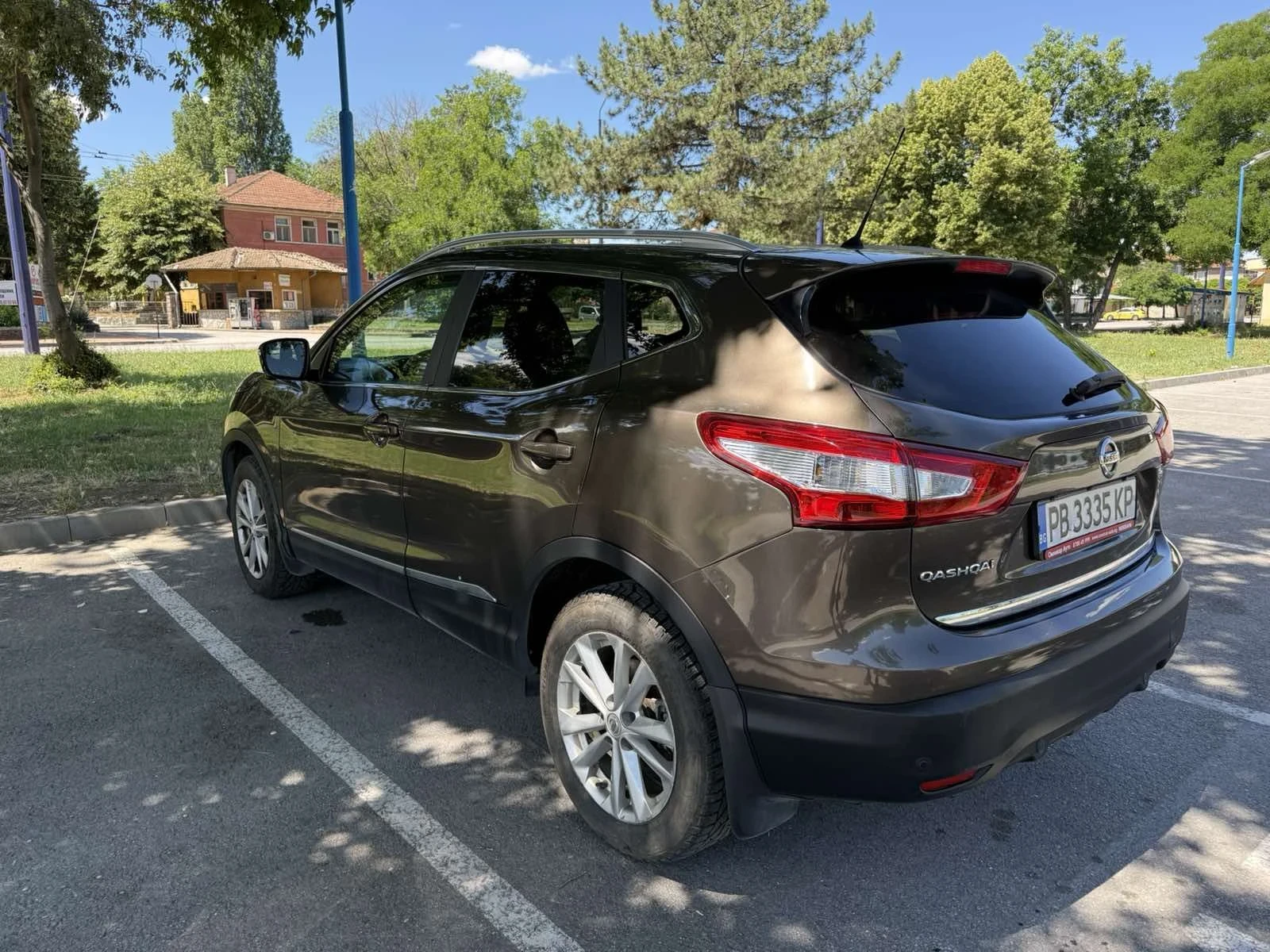 Nissan Qashqai, снимка 9 - Автомобили и джипове - 56364659